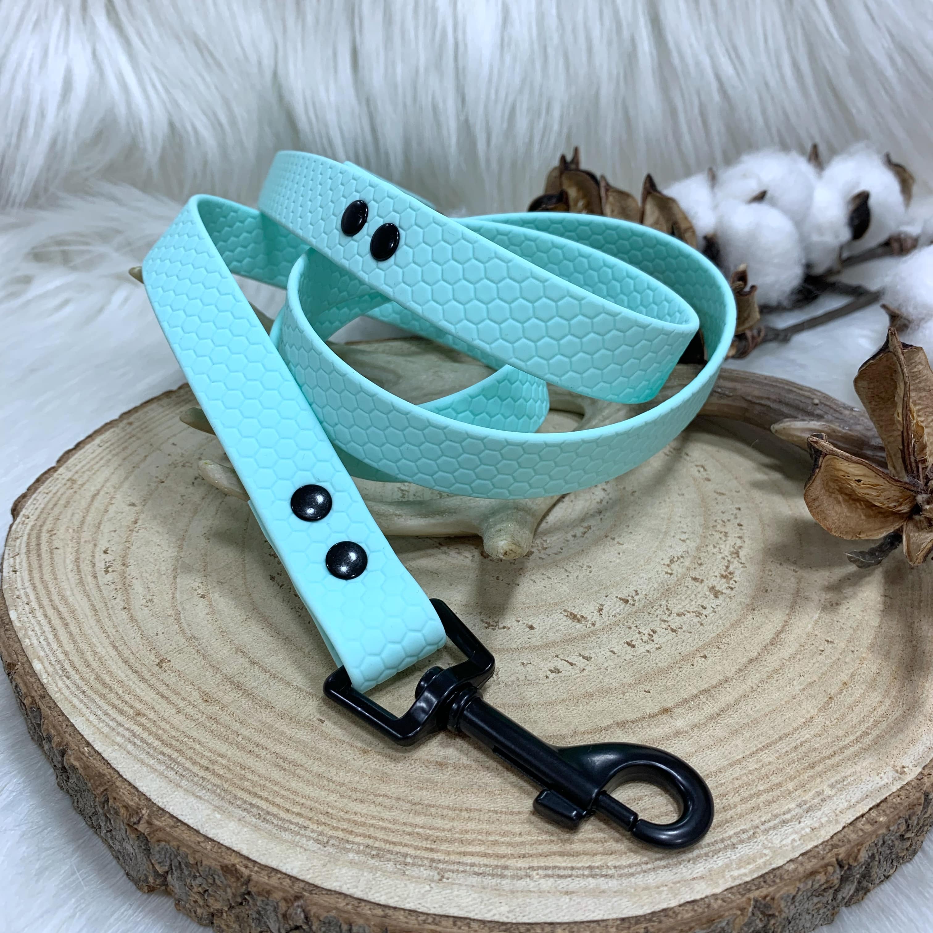 Pasztell menta zöld hexa vízálló adventure póráz